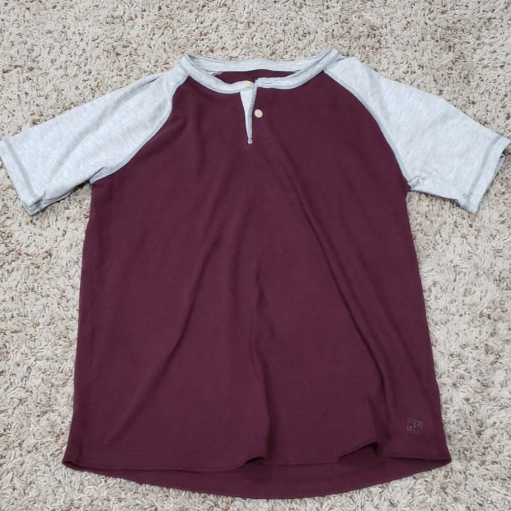American Eagle T shirt